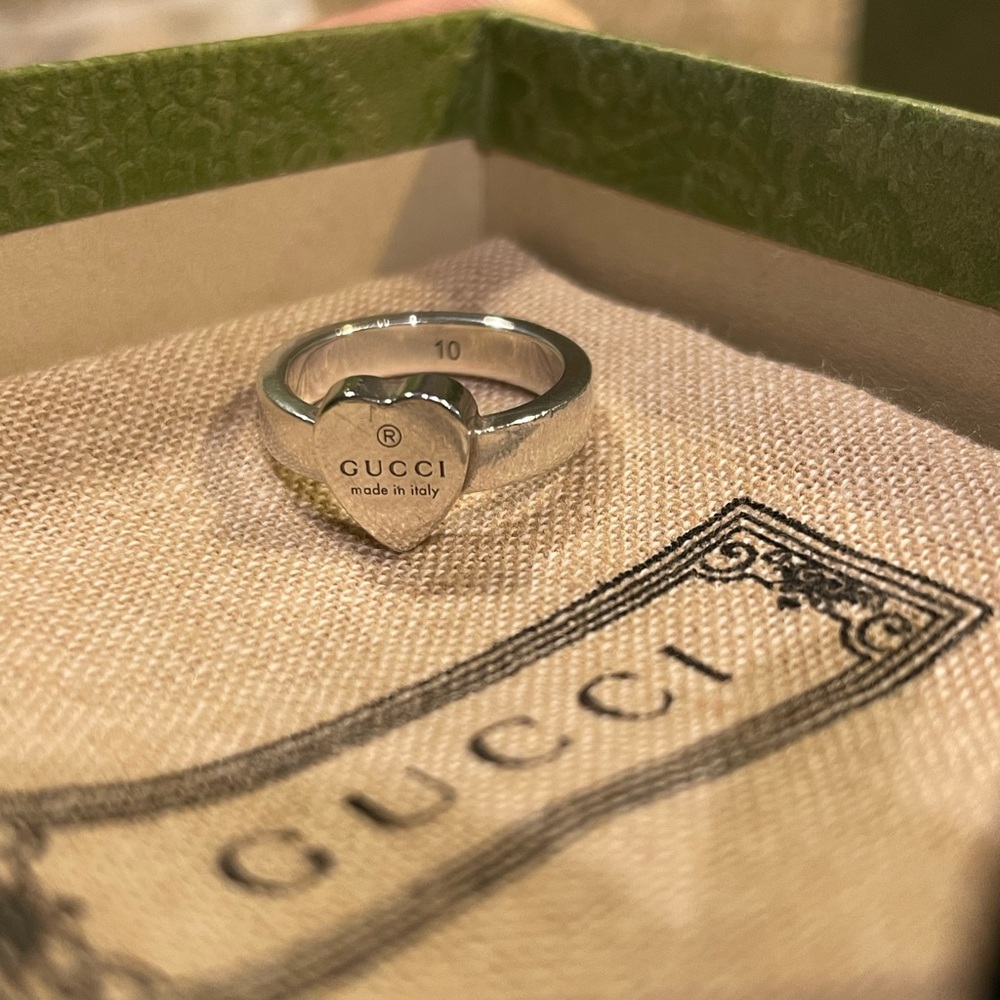 Gucci Trademark ring with heart pendant US 5.25